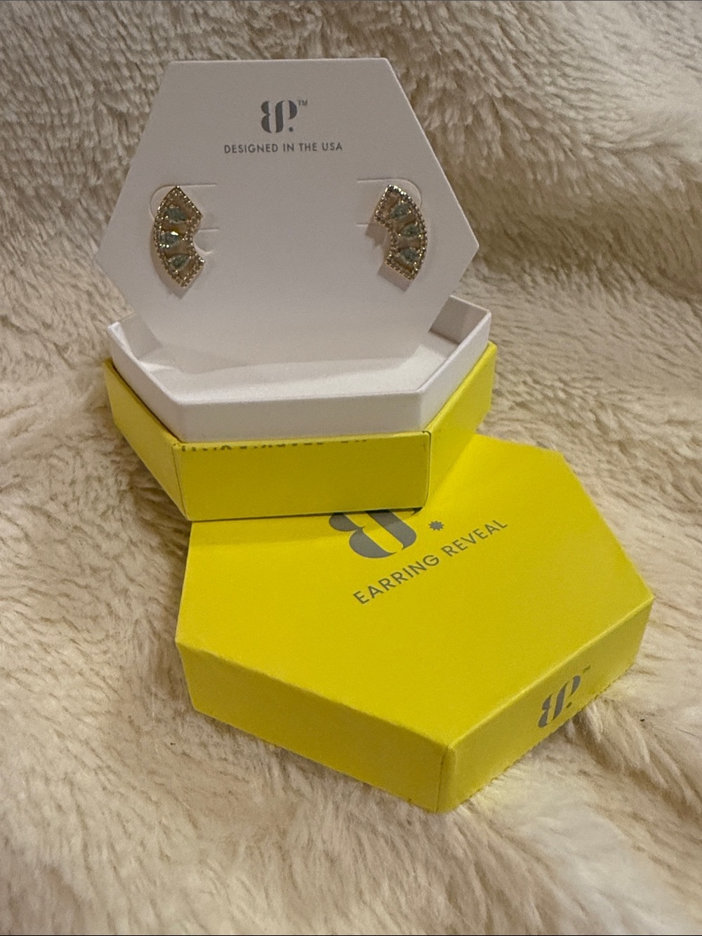 Earring Reveal Gold-Tone Fan Stud Earrings with Mint Stones